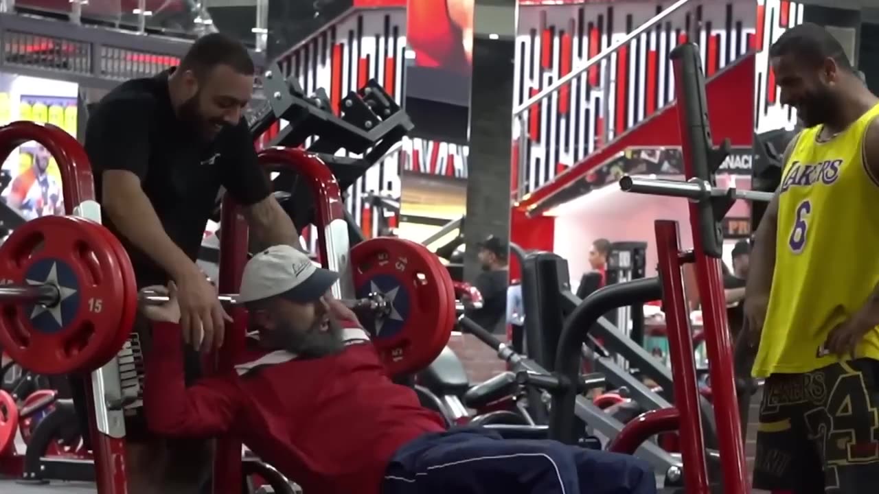 CRAZY OLD MAN shocks GIRLS in the gym prank🤡 // Aesthetics in public prank video