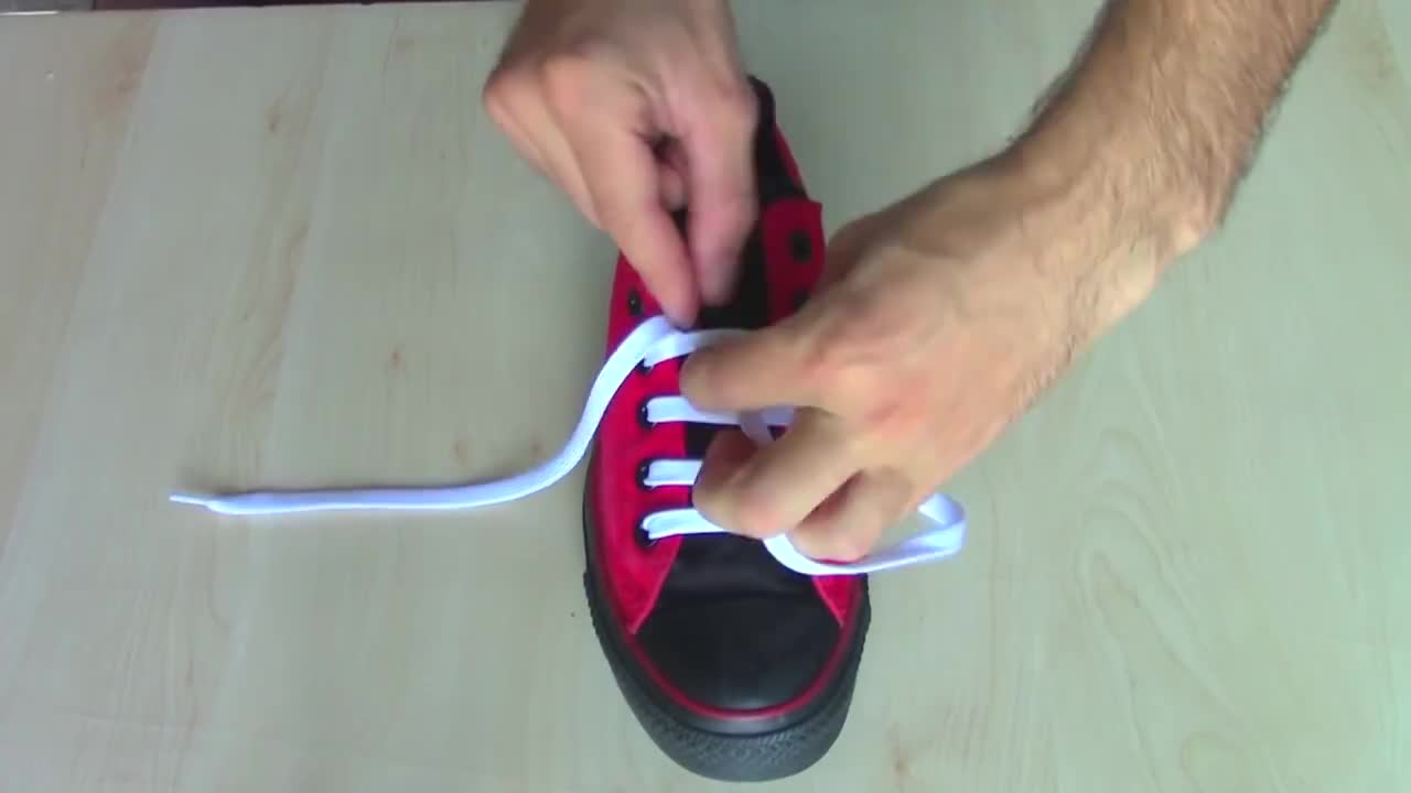 5 Creative Ways to fasten Shoelaces