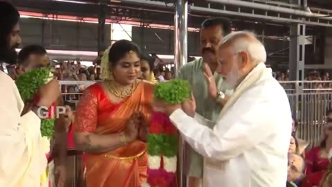 PM Modi blesses newly-wed couples at Guruvayur Temple, Kerala