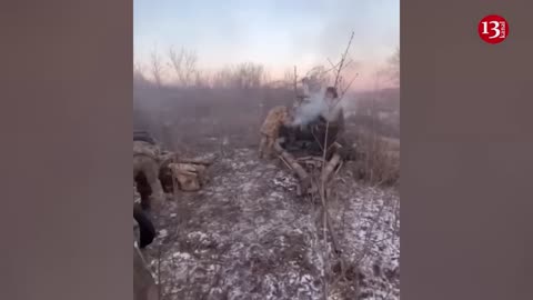 Waiting for their "prey" in trench, Russian soldiers fire at approaching Russians