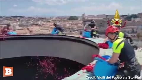 Participants were SHOWERED with rose petals at Rome’s Pantheon