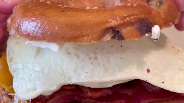 Who wants one🥯 #grubspot #bagel #bacon #cheese #egg #food #foodtiktok