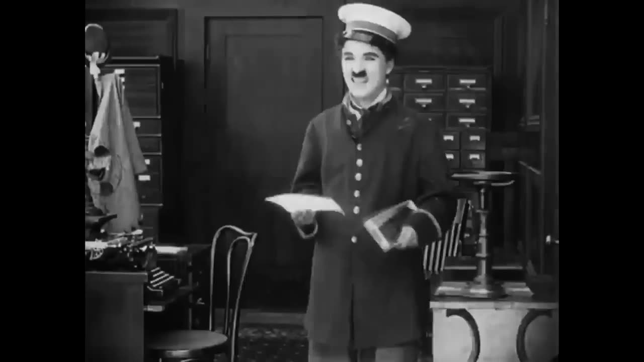 Charlot inserviente di banca (1915) Charlie Chaplin