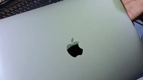 Unboxing Macbook Air M1