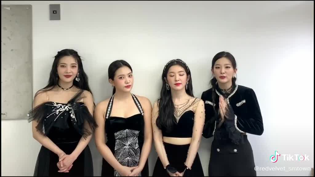 Red velvet queendom