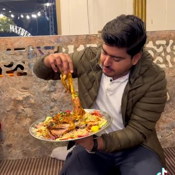 Food vloger must see deal