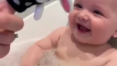 Watch these Cute baby Moments to reduce your boredom.