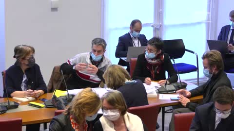 François Ruffin remonte les bretelles du PDG d'Orpea