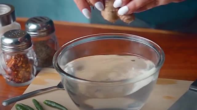 Peel Ginger Easily with Spoon