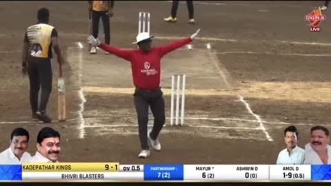 Funniest umpire giving decision of wide ball