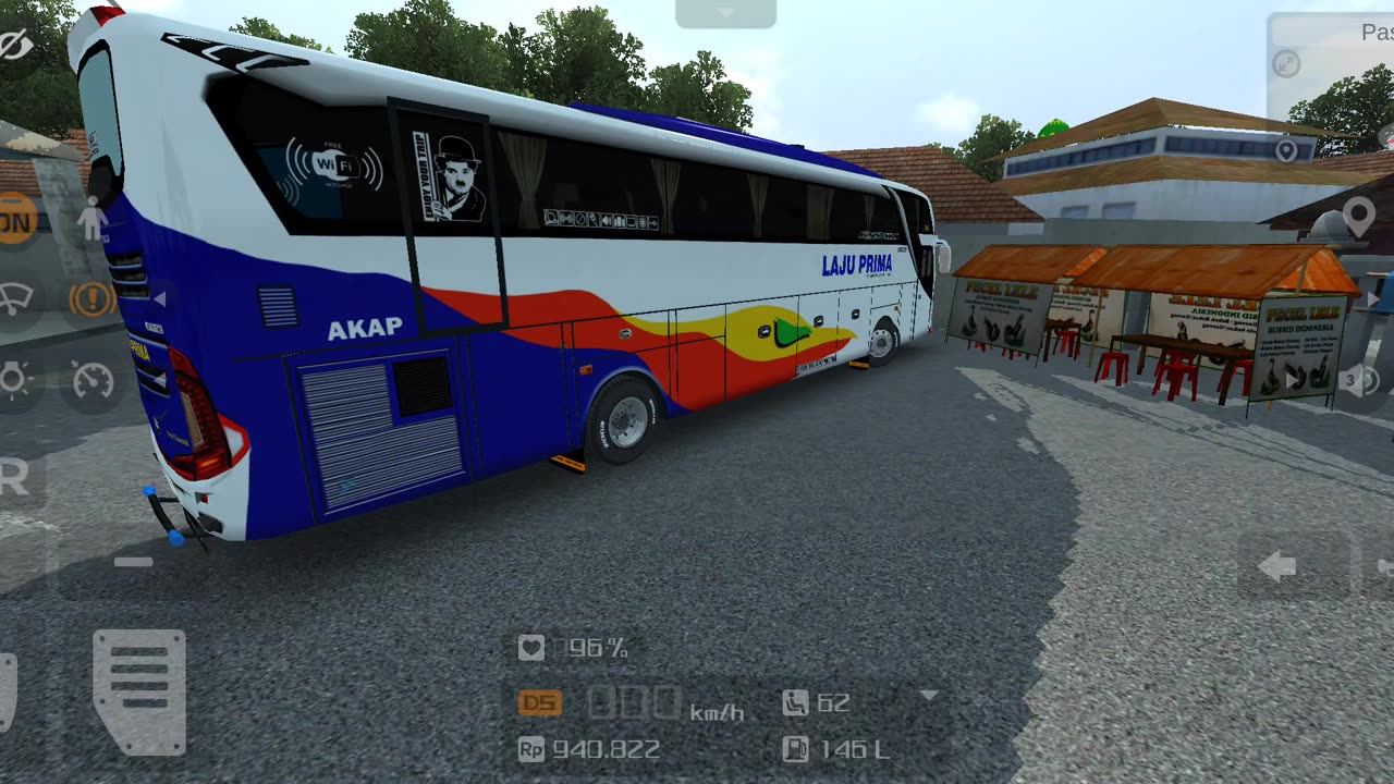 Bus laju prima on trip