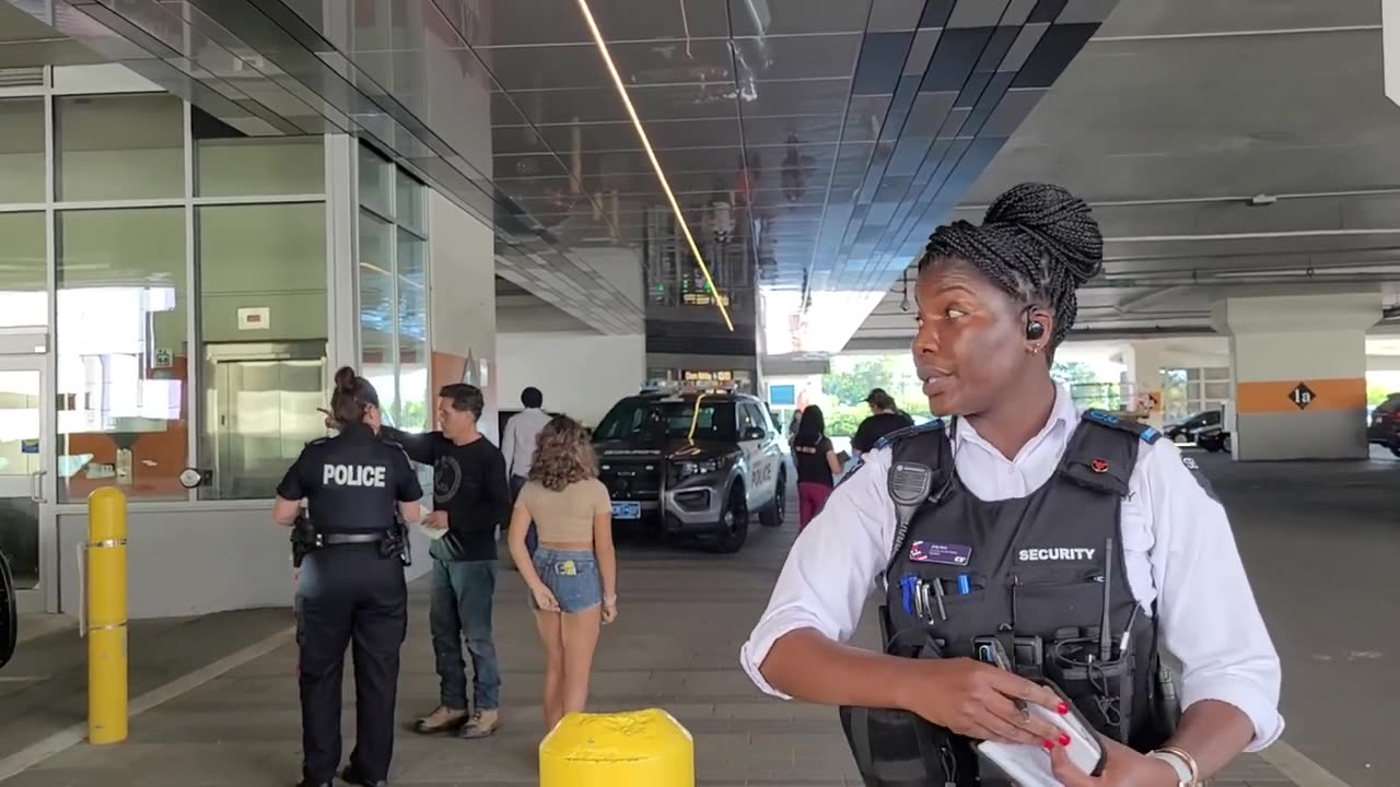 Ignorant Toronto Mall cop walk of shame. WANTS PHOTOGRAPHER TRESPASSED