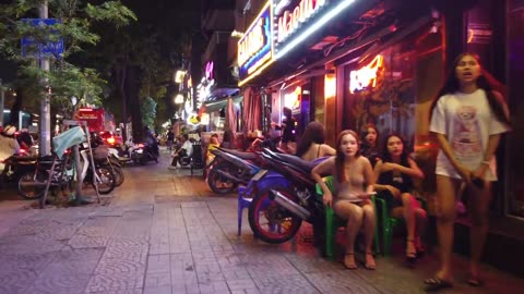 How is Vietnam now? Hochiminh nightlife street scenes! So many pretty ladies