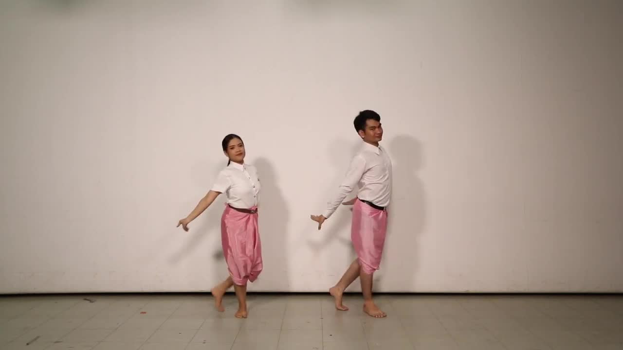 Standard Traditional Thai Dancing 2