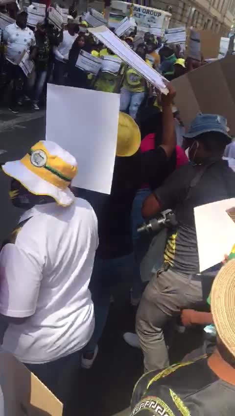 Protest over step aside rule at ANC headquarters_1