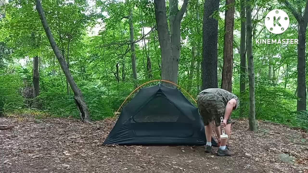 (Re)pitching the 🍅 (shewing how to pitch a tent)