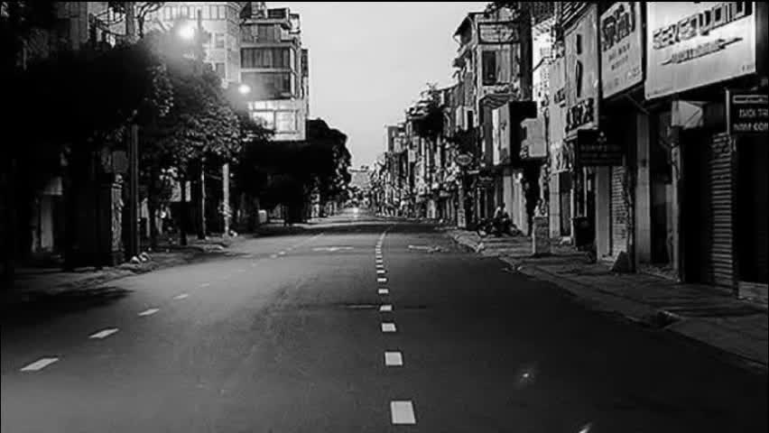 Ai Vuốt Mắt Ai?