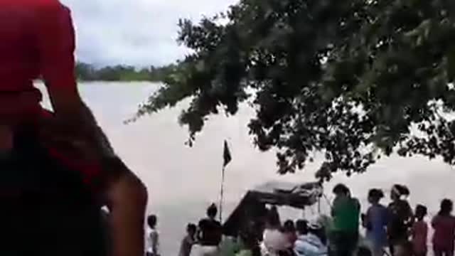 Finalizó la travesía de tres santandereanos en un barco de botellas por el río Magdalena