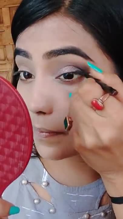 One hand makeup tutorial # so beautiful#