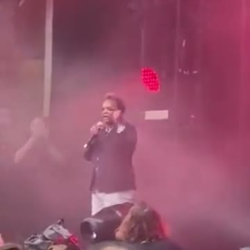 CLASSLESS Chicago Mayor Lori Lightfoot Shouts "F*ck Clarence Thomas!" at Concert Crowd