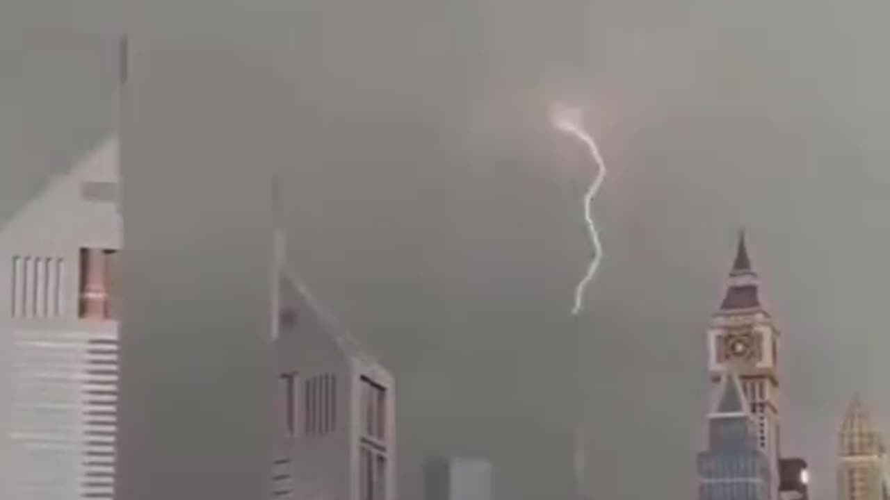 Dubai rain 🌧️😱😲