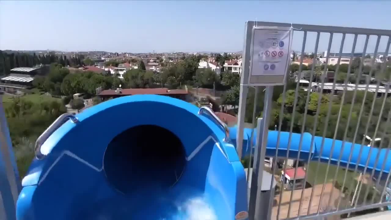 Critical water park - High Quality HD