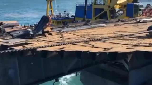 On the Crimean bridge, the dismantling of damaged superstructures began