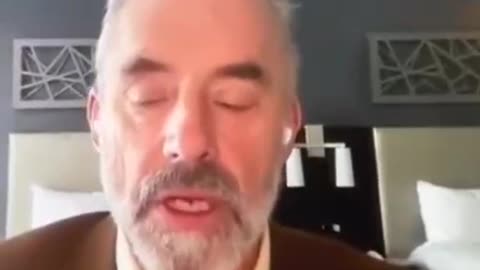 Jordan Peterson says he was advised by a Military source to withdraw his money from Canadian Banks