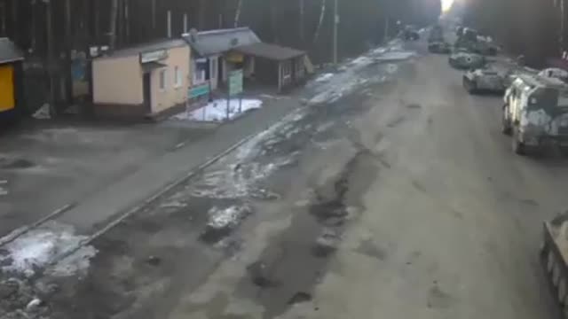 Moment Russian Tanks Move Into Ukraine