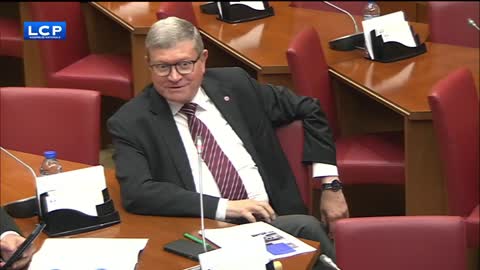 À 5 300€ par mois, certains députés sont obligés de manger des pâtes ?