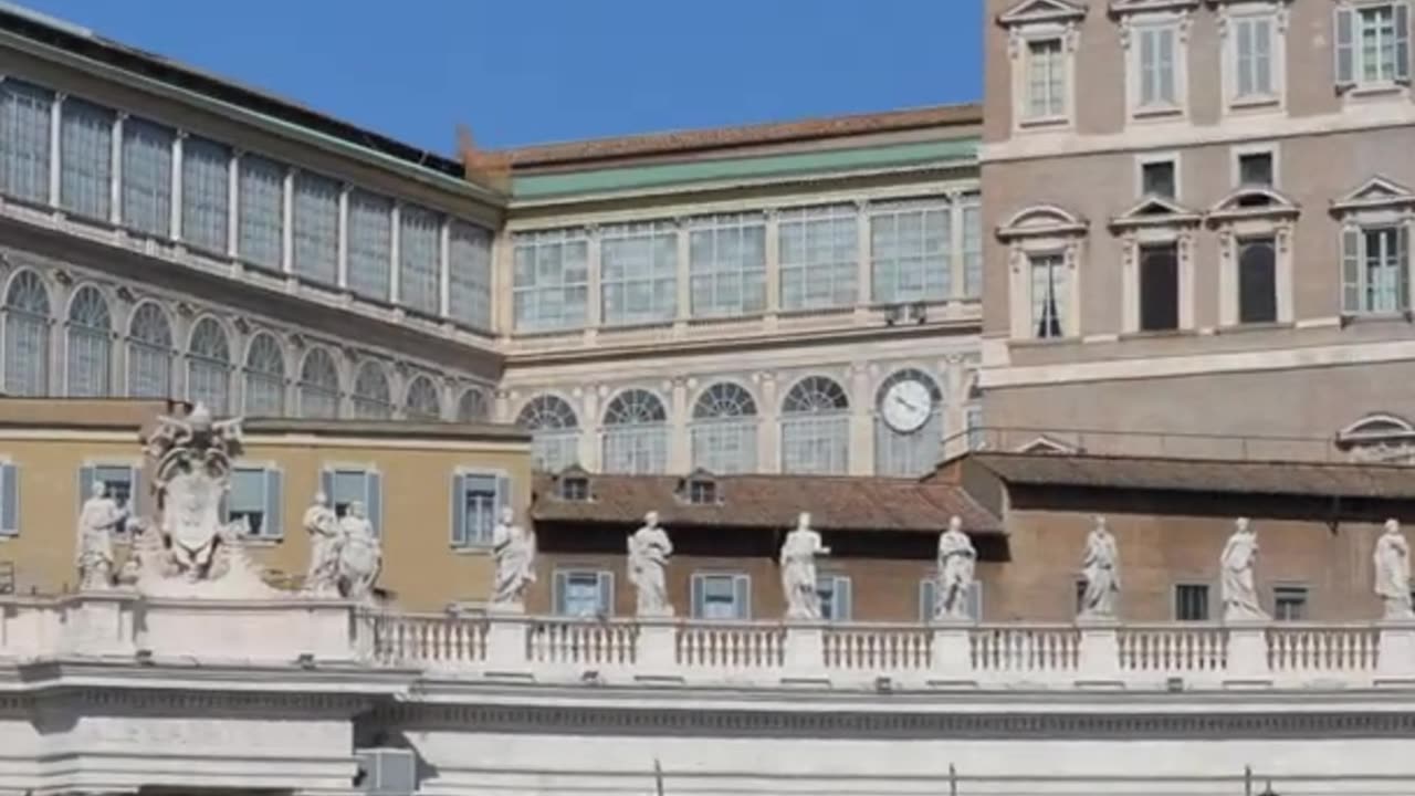 Walking through rome before the pandemic