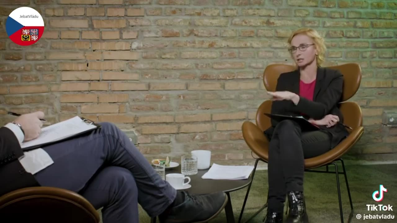 Jako že jsme vážení? Nevím kdo si nás váží