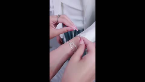 Necklace turns into bracelet