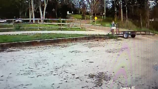 Man Loses Control of Trailer at the Cost of His Mailbox