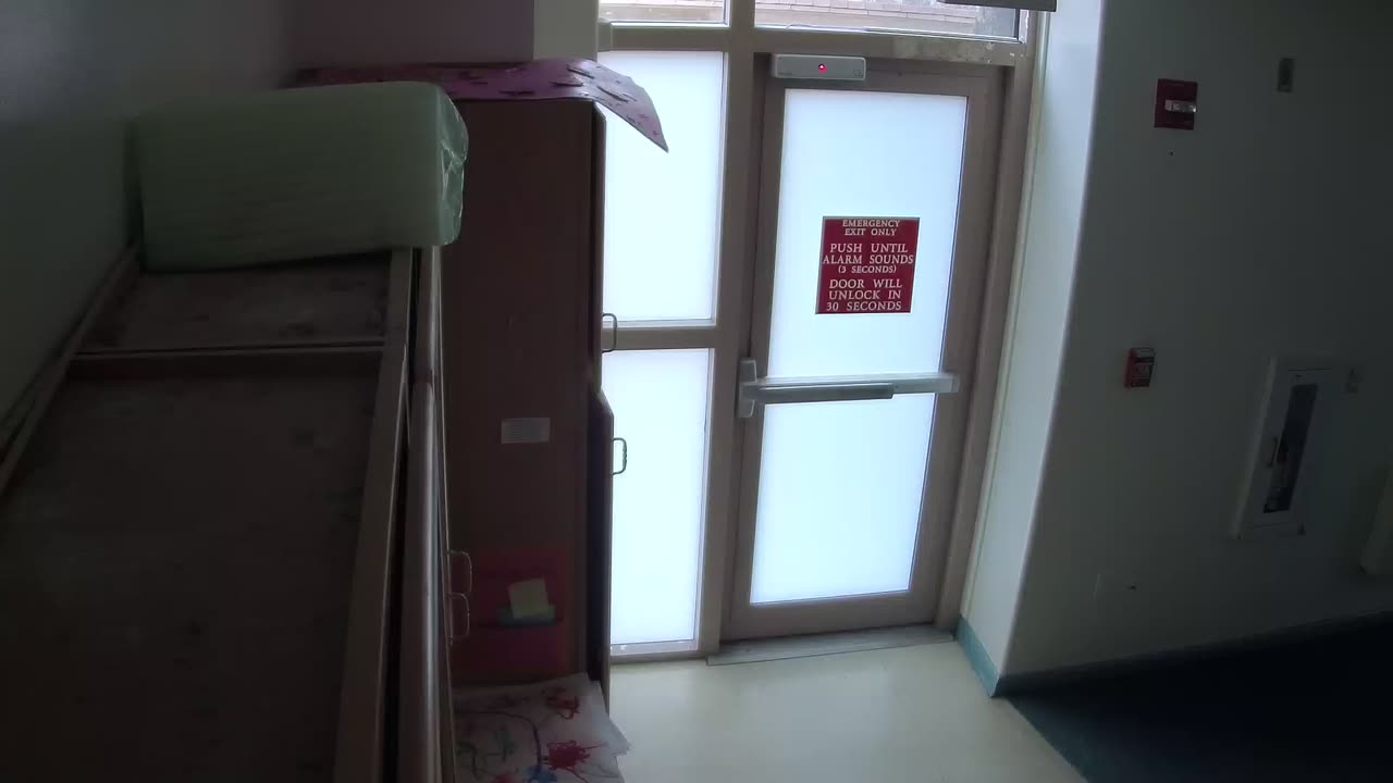 3852FHOB01DaycareEExitWest_2021-01-06_12h00min01s063ms.mp4