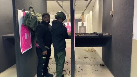 MAINSTREET GUNS & RANGE! *I WENT SHOOTING AT THE GUN RANGE!*