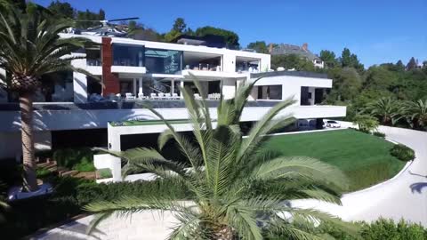 check out this incredible luxury home located in California-USA