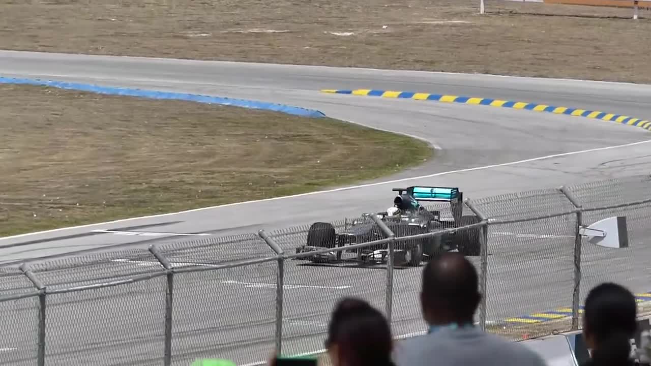 LEWIS HAMILTON_ F1 CAR vs YAMAHA R1M