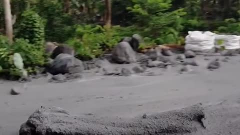 LAHAr flowed strongly into the river after eruption