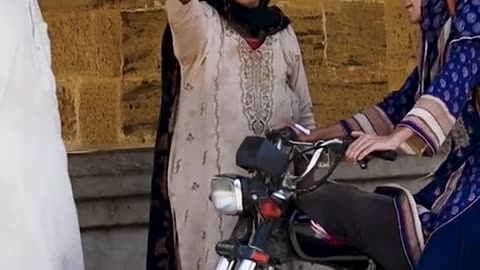 Hi 👋 👋 👋 👋 the last email 📧 the first one in