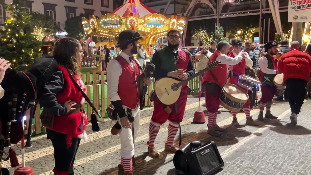 Duendes de Natal / Christmas Elves - Ponta Delgada, Sao Miguel Azores Portugal - 23.12.2023 #IRL