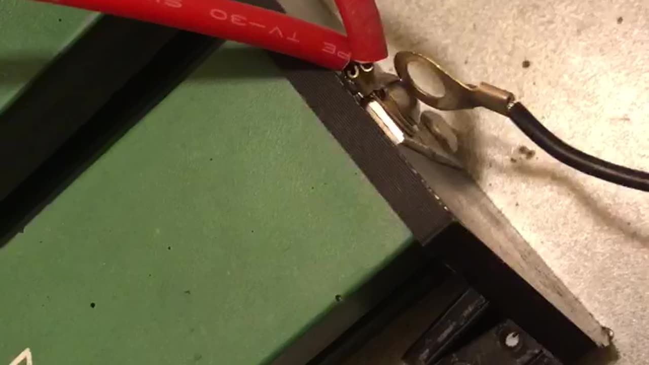 EPU EXCELLENCE KICKS DON SMITHS ASS JUST LOOK …….