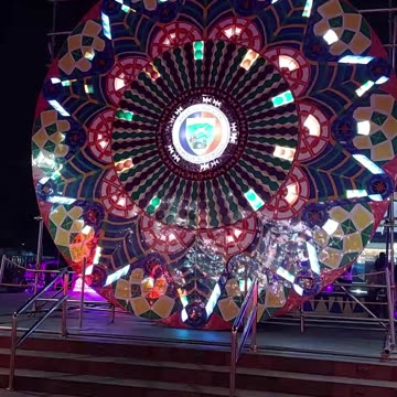 Christmas in the Philippines! The biggest Christmas Lantern Parol in the World!! Happy Holiday!!