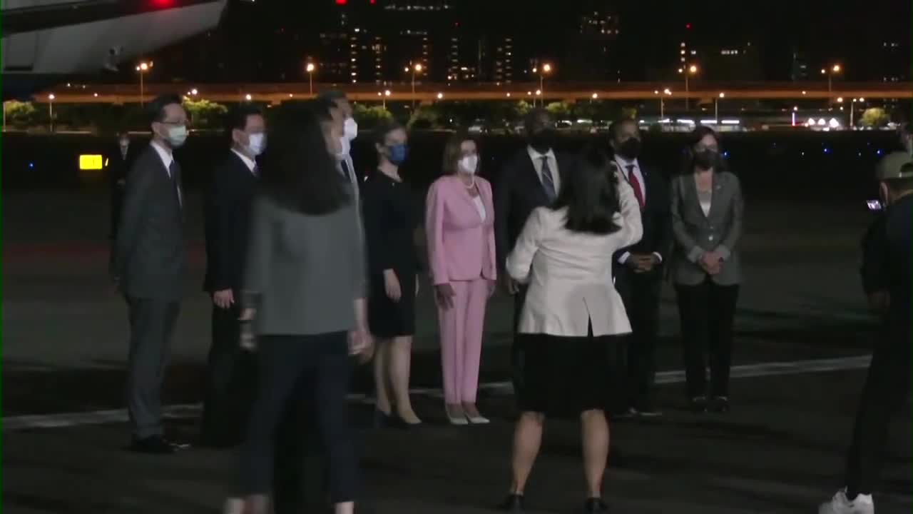 Raw Video: House Speaker Nancy Pelosi arrives in Taiwan