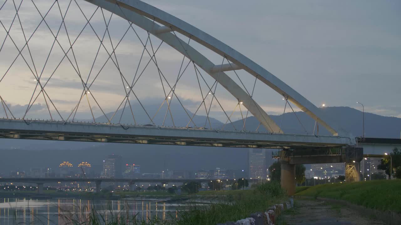 Second MacArthur Bridge Taipei 01