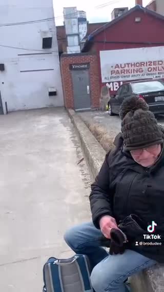 A Local Ontarian Asked A Restaurant To Cook His Frozen Pizza - 2