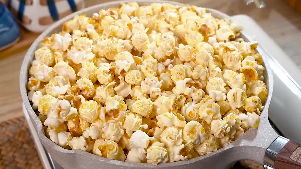 The caramel popcorn sold in the cinema is so simple!