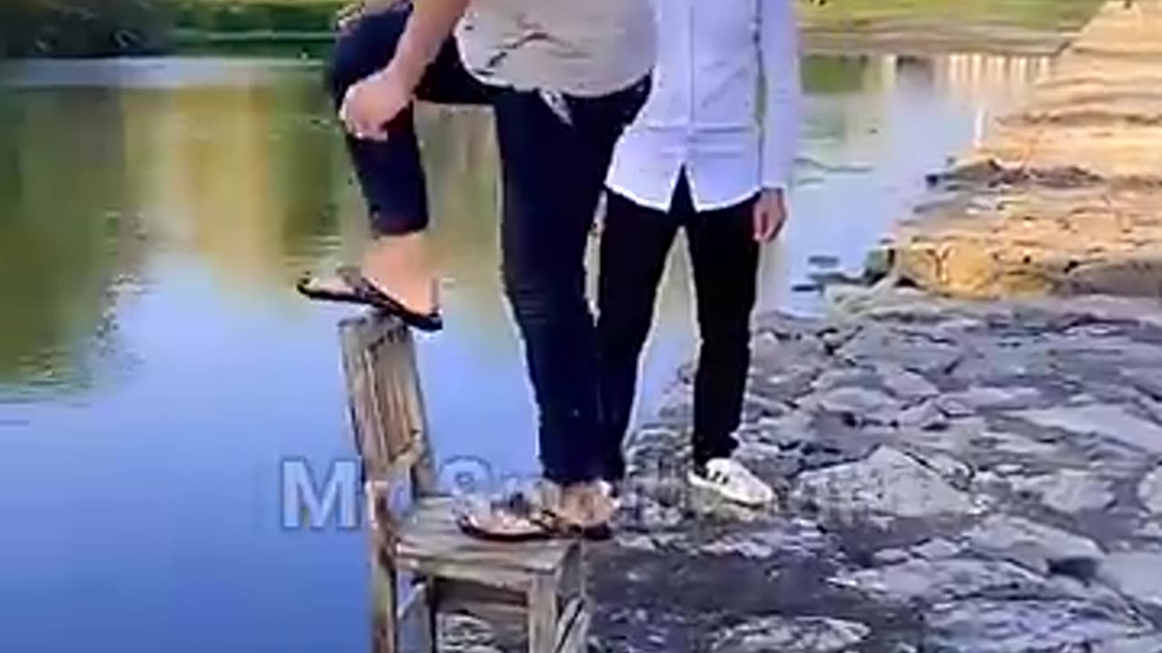 I will not laugh or cry at them / এদের দেখে হাসবো না কাঁদবো