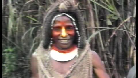 Papua New Guinea - Huli Women Sing-Sing