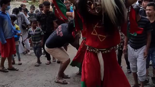 Kisipidi Lakhe Dance